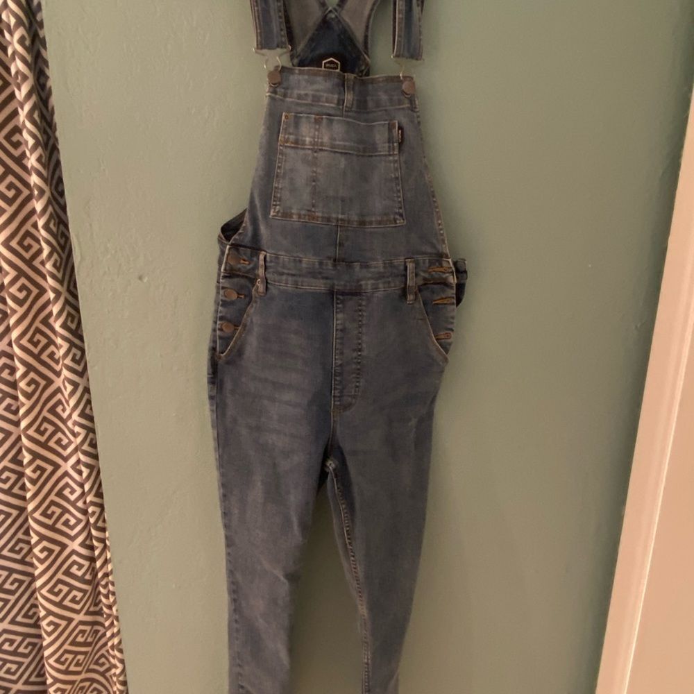 CL RVCA overalls, size 28